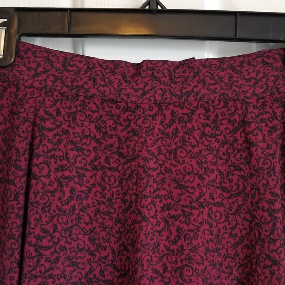 Gianni Red and Black Flare Skirt - Picture 3 of 4